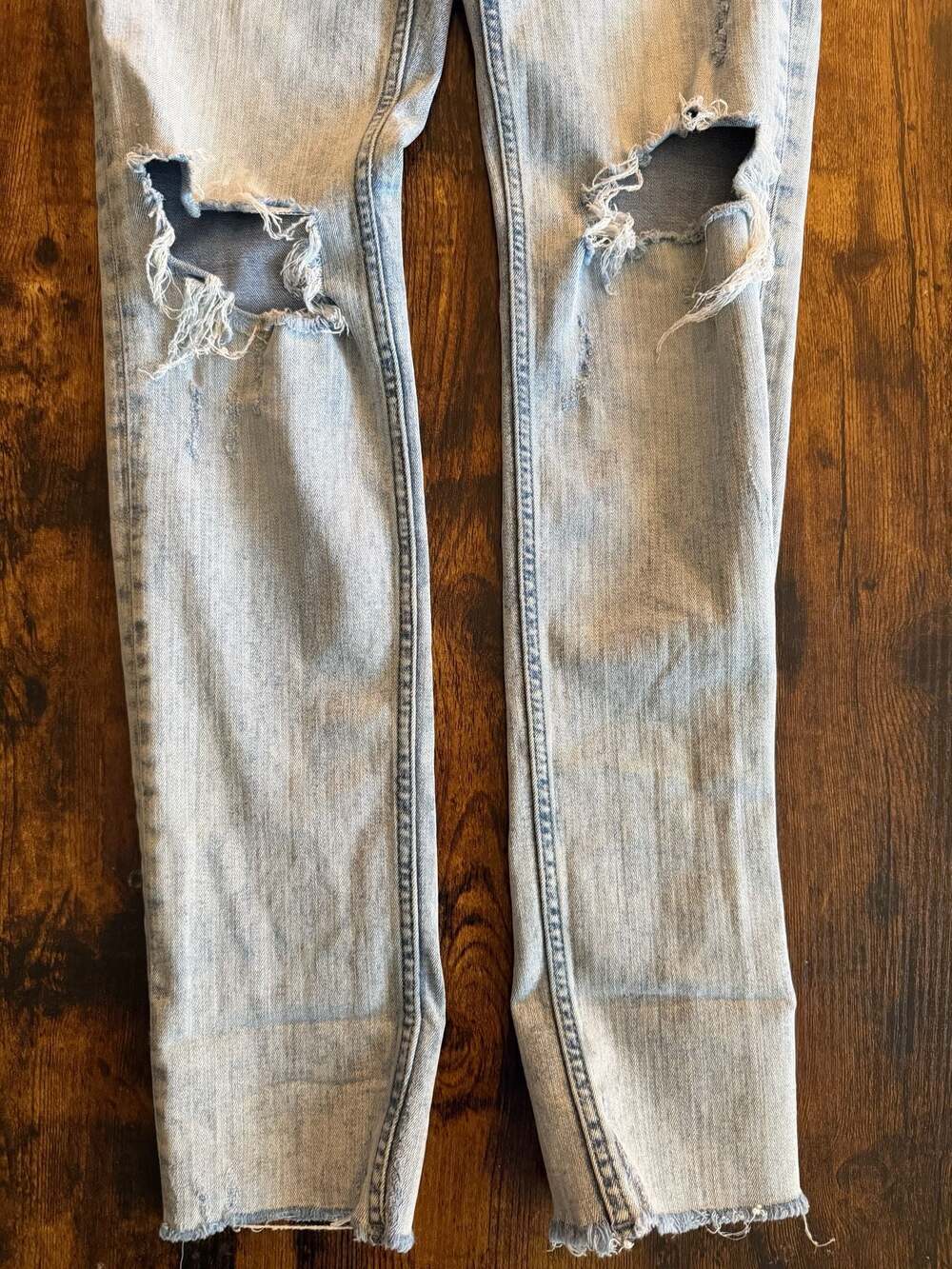 &DENIM Women's Low Waist Skinny Distressed Jeans, Light Wash, Size 28/32 - Picture 7 of 7
